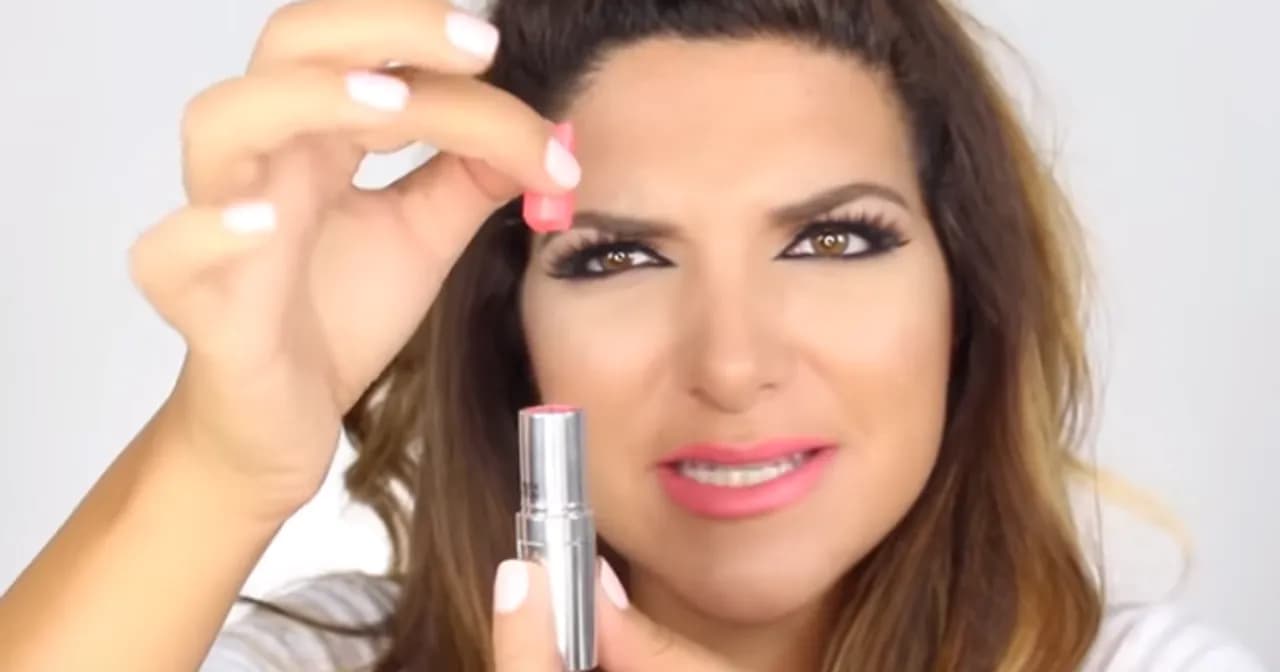 Jak łatwo naprawić złamaną szminkę w domu – proste kroki i porady Jak łatwo naprawić złamaną szminkę w domu – proste kroki i porady