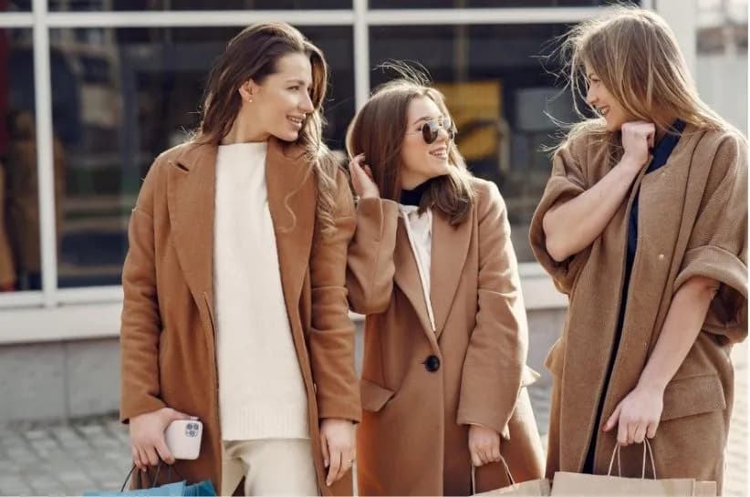 Jak wybrać idealny płaszcz dla niskiej kobiety – unikaj tych błędów! Jak wybrać idealny płaszcz dla niskiej kobiety – unikaj tych błędów!