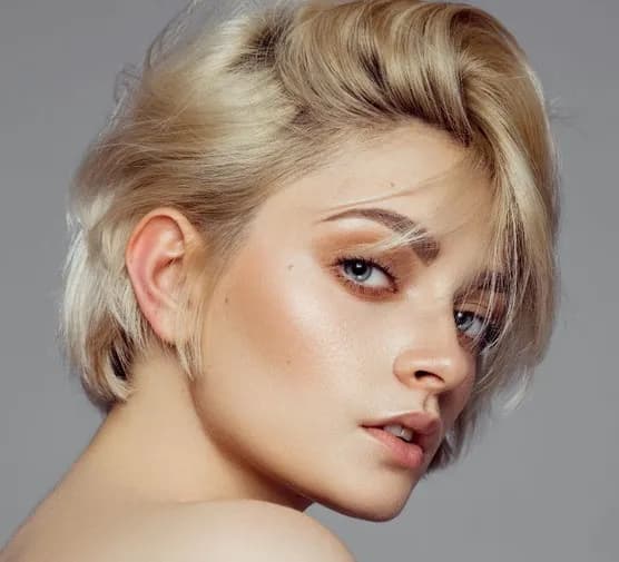 Jak skutecznie zniwelować żółty odrost włosów – sprawdzone metody i porady Jak skutecznie zniwelować żółty odrost włosów – sprawdzone metody i porady